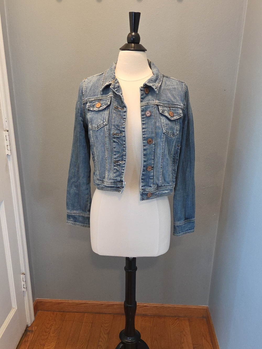 Mossimo Supply Co. Light Blue Cropped Denim Jacket